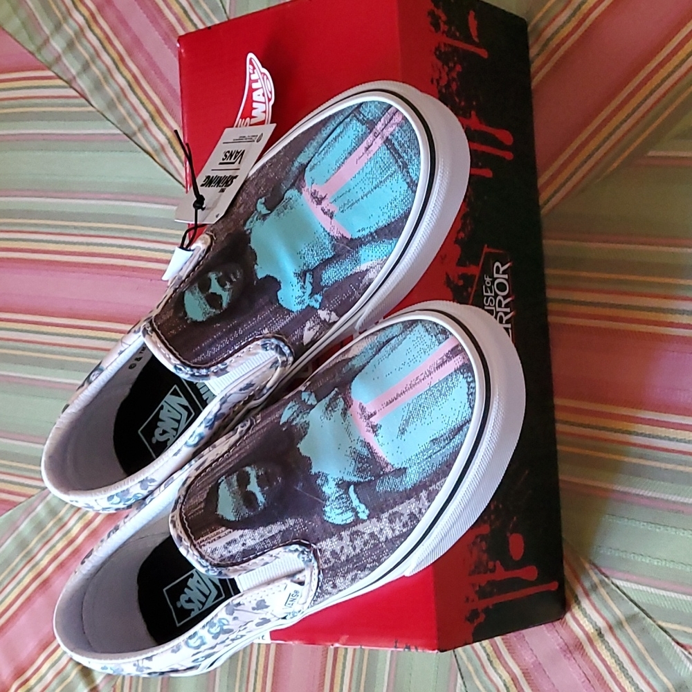 Van's Horror Grady twins!